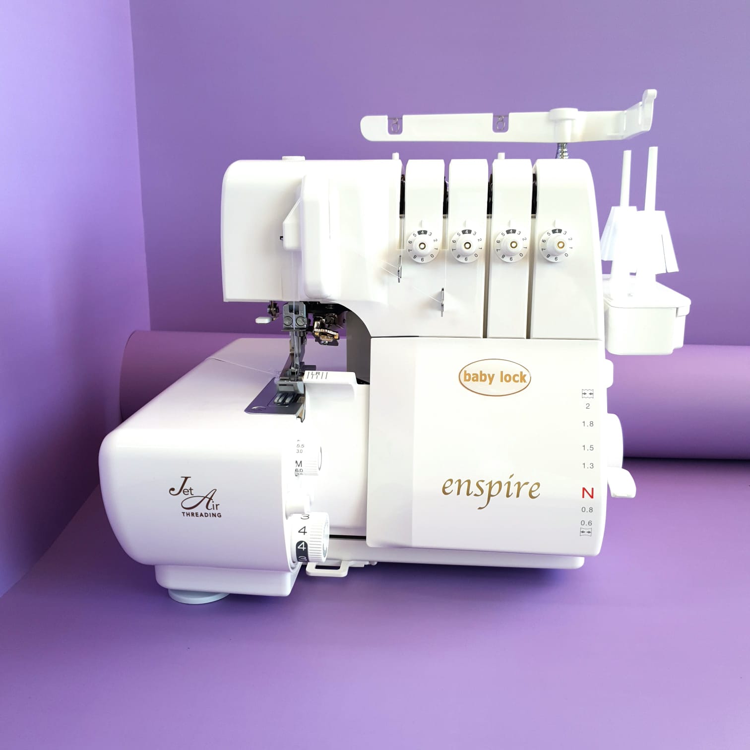 מכונת תפירה אוברלוק BABY LOCK enspire